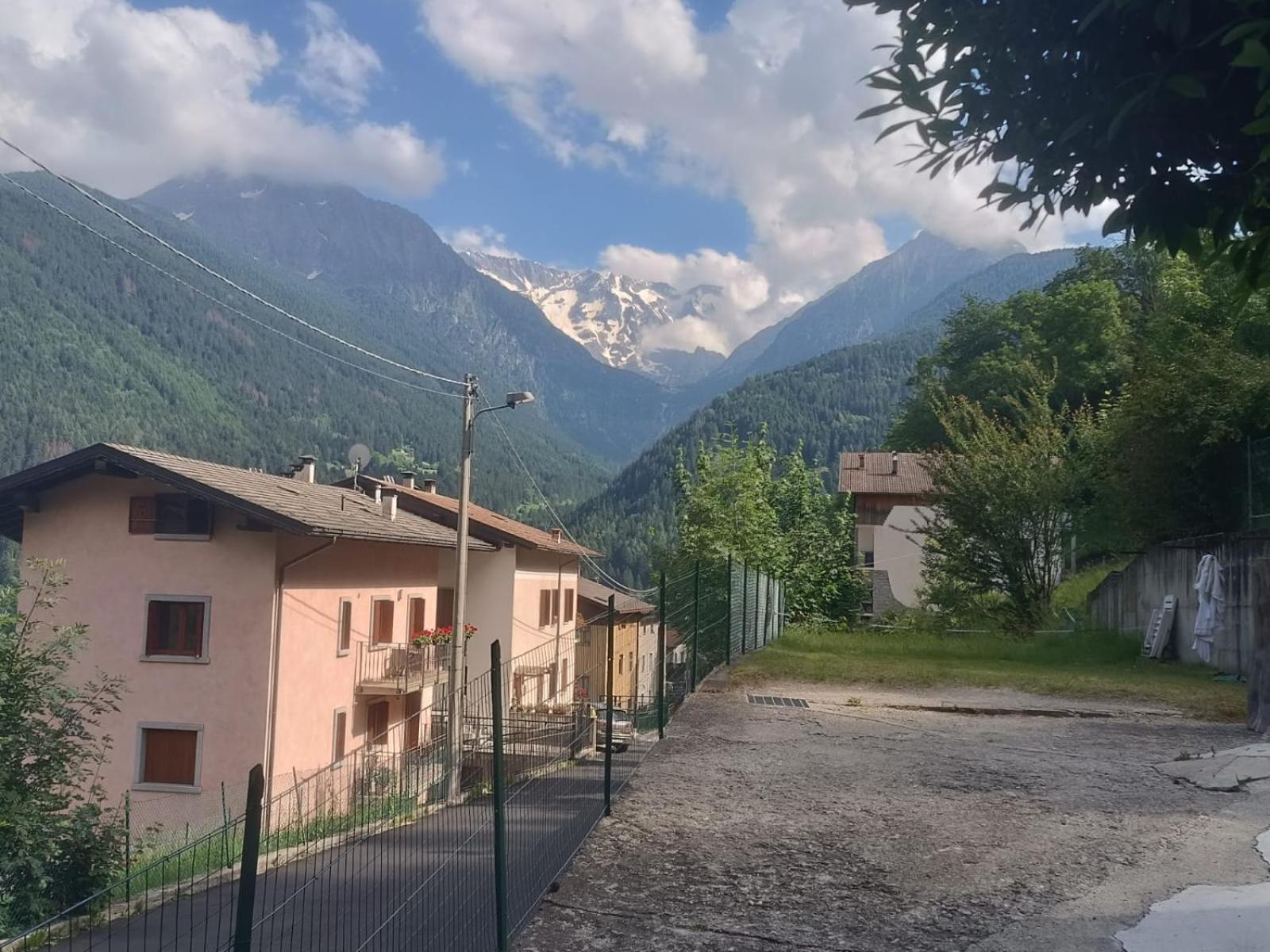 B&B La Presef Vezza dʼOglio Exteriör bild